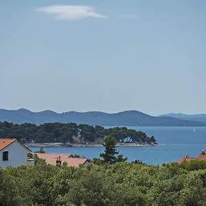 apartments-petrcane-welcome.hotelinzadar.com/